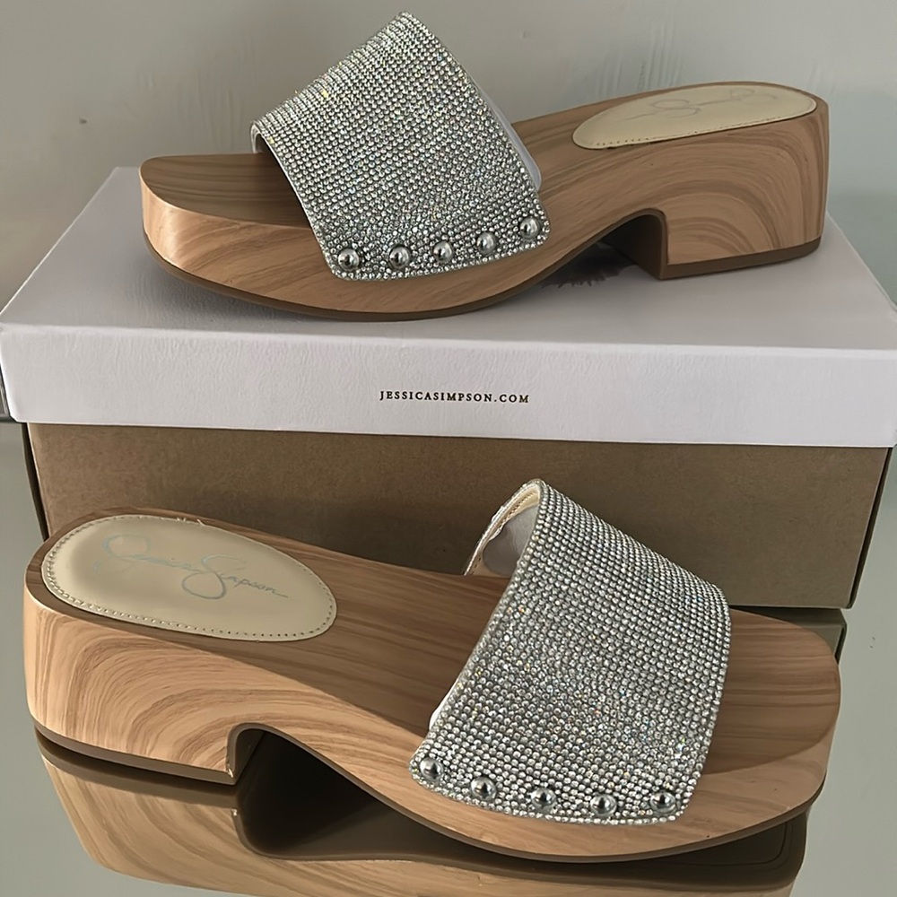 🆕 JESSICA SIMPSON Rexile Studded Clogs Size 7.5 Silver / Wood Platform